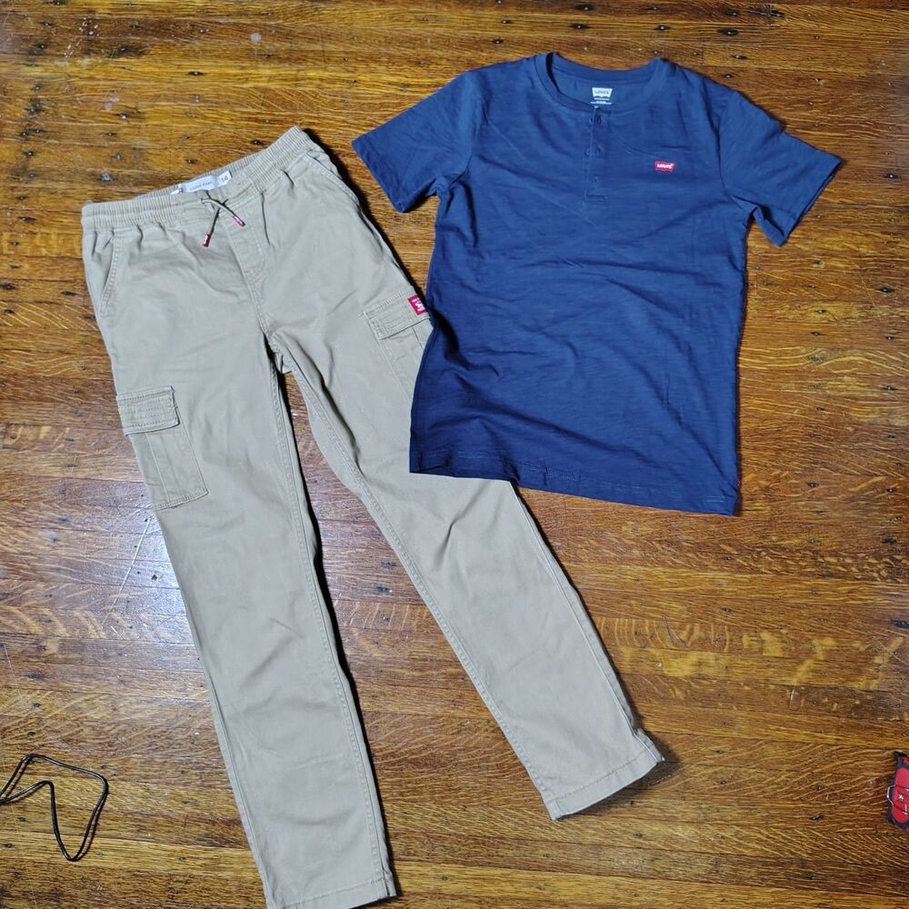 Levi's Outfit Cargo Khaki Pants Navy T Boys Sz XL/T691